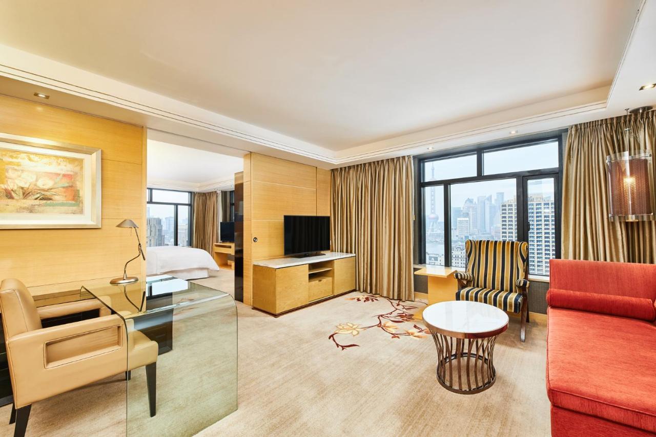 Executive Suite,1774476134:JPEG